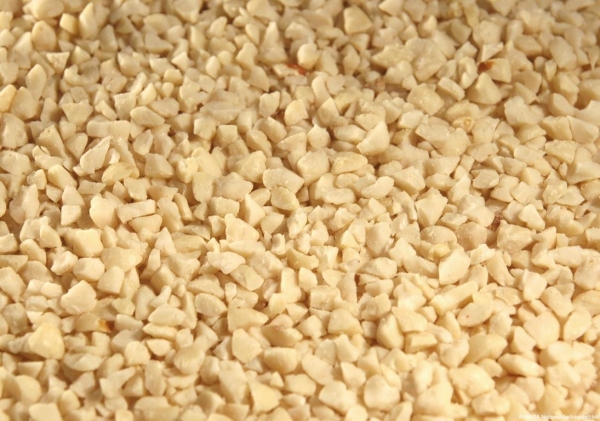 Erdnussbruch, geviertelt 1kg