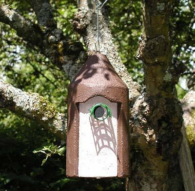 Nisthöhle 2M Ø 26mm freihängend mit Marderschutz